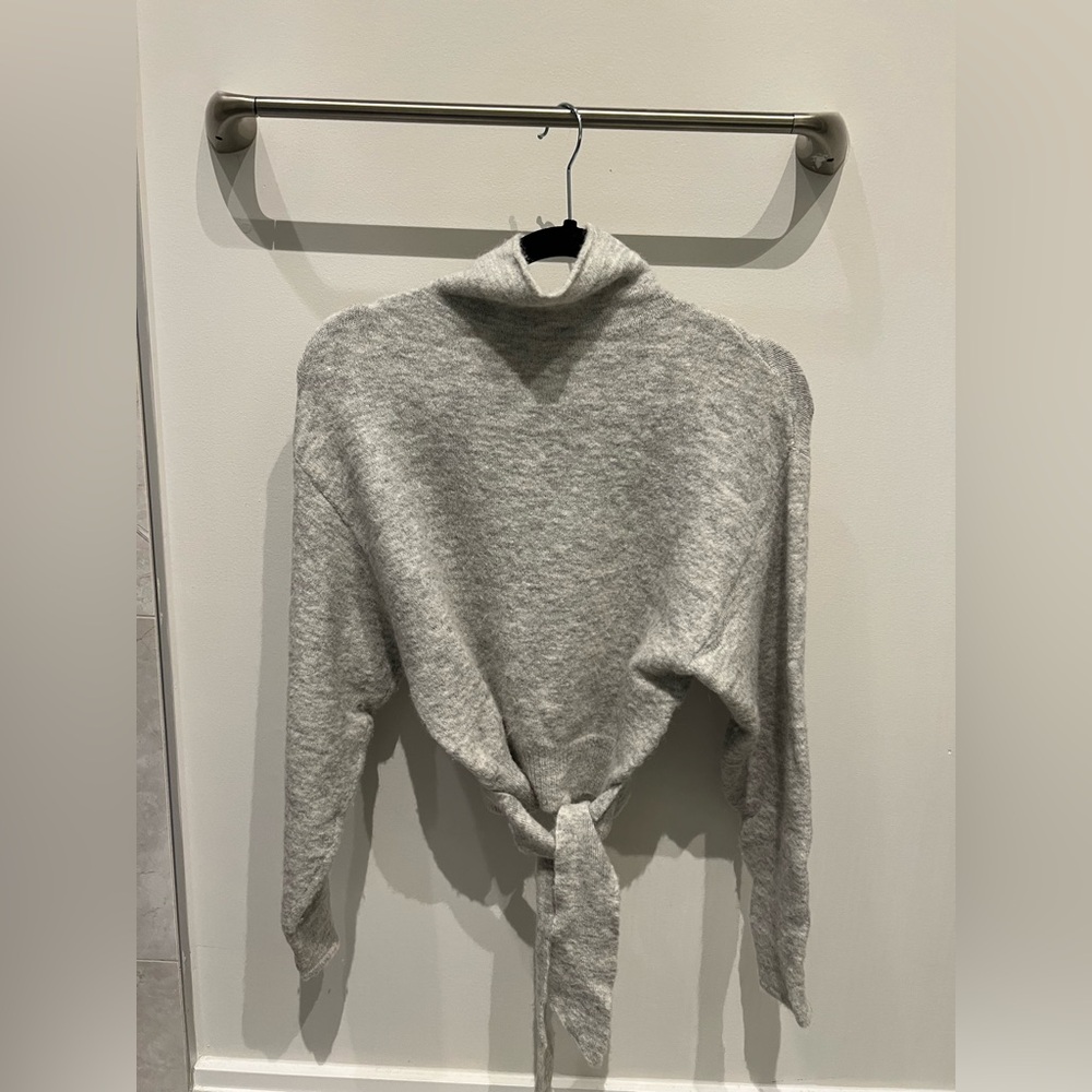 Aritzia (Wilfred) Light Gray Lorin Turtleneck Sweater